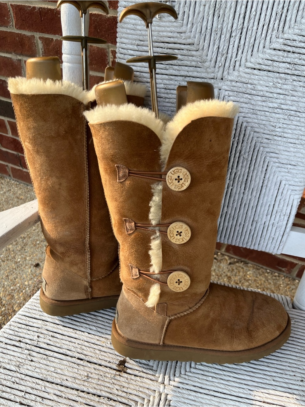 UGG Classic Bailey Button Chestnut Suede Shearling Boots - Women's Size 9